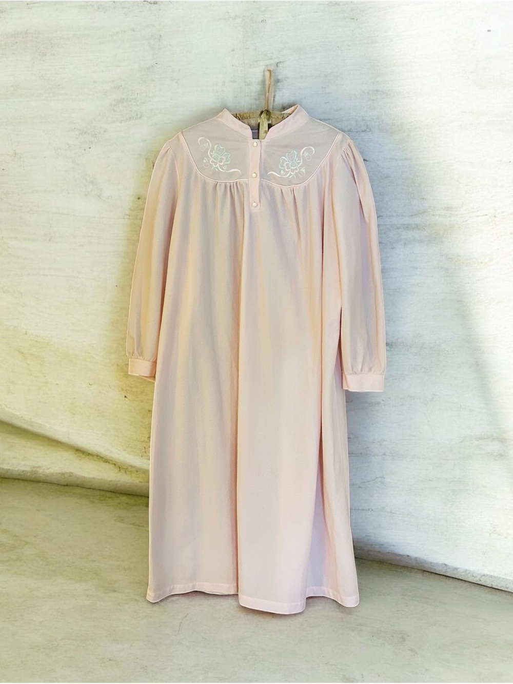 Vintage Carriage Court Pink Nightgown Embroidered Floral Yoke Size Large